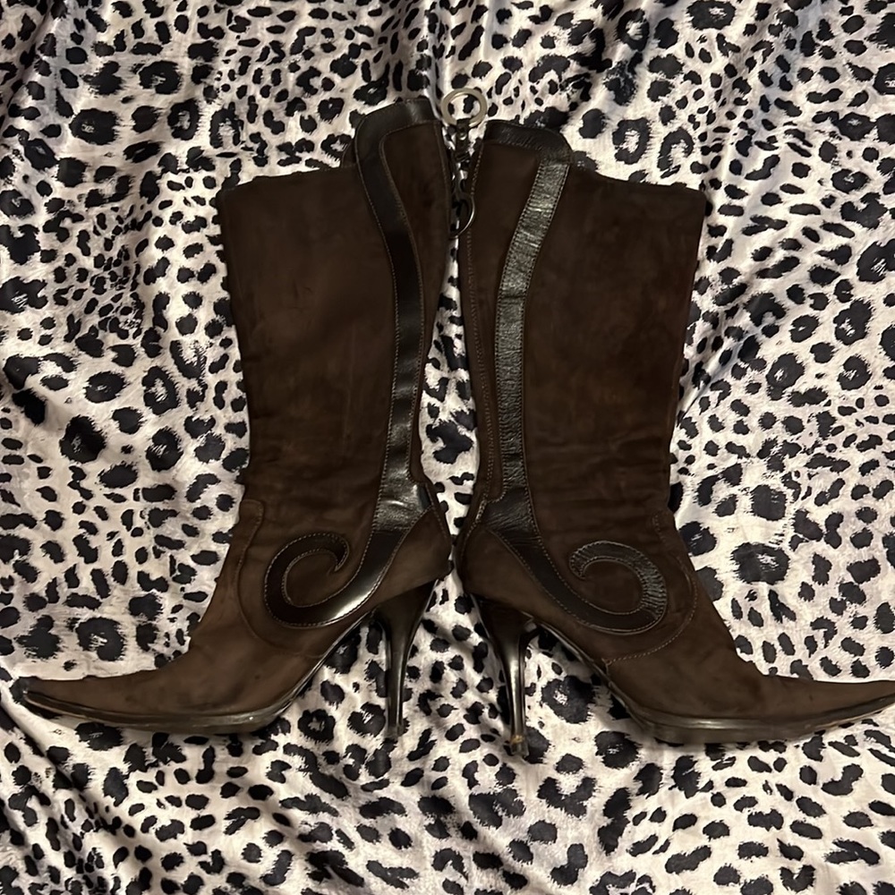 Fendi knee high brown boots with stiletto heels - Picture 2 of 7